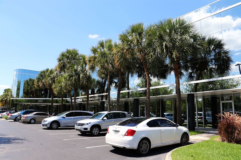 Lakeshore Business Center : 3201 W Commercial Blvd, Fort Lauderdale, FL 33309